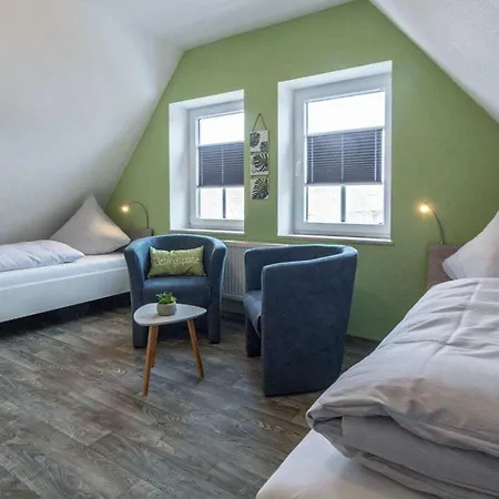 With 3 Bedrooms Hébergement de vacances *